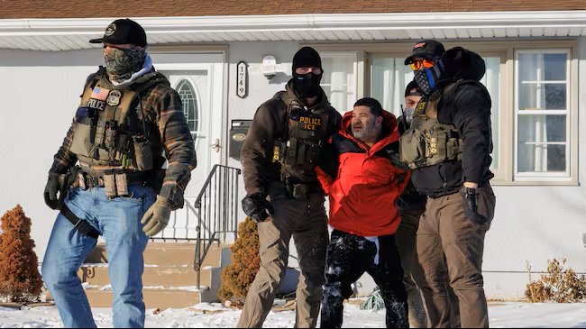 Arresto y deportación.