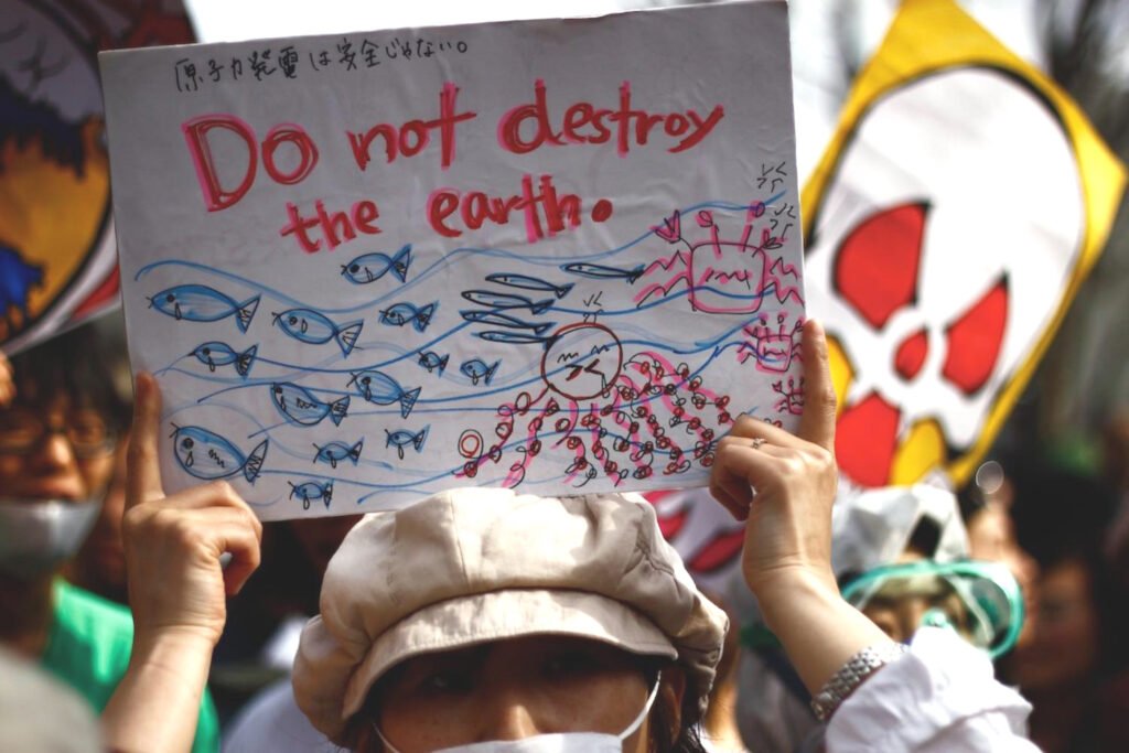 Tanto el sector pesquero como la sociedad civil japonesa se oponen al vertido de agua radiactiva de Fukushima al océano.