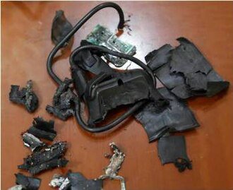 Restos de un buscapersonas de Hezbolá que explotó manipulado por Israel.