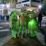 Manifestantes antiTrump en Portland disfrazados de ranas.