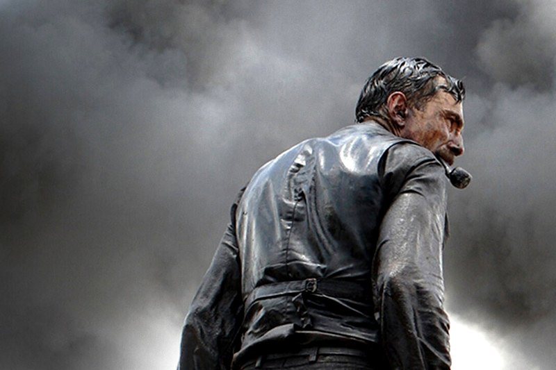 Daniel Day Lewis en la película Pozos de ambición.