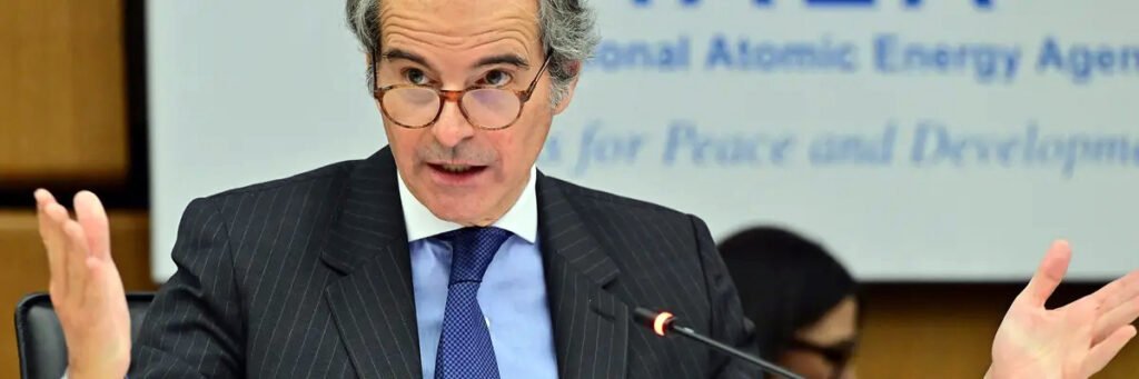 El jefe nuclear de la ONU advierte que el bombardeo israelí de una instalación iraní podría provocar una liberación de radiación.