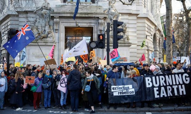 Protesta de Extinction Rebellion frente a la embajada australiana en Londres.