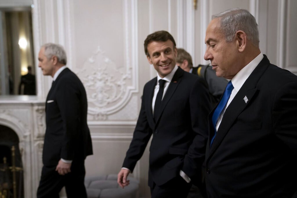 .El presidente de la República Francesa Emmanuel Macron y el primer ministro de Israel, Benjamin Netanyahu en una reunión en 2023.