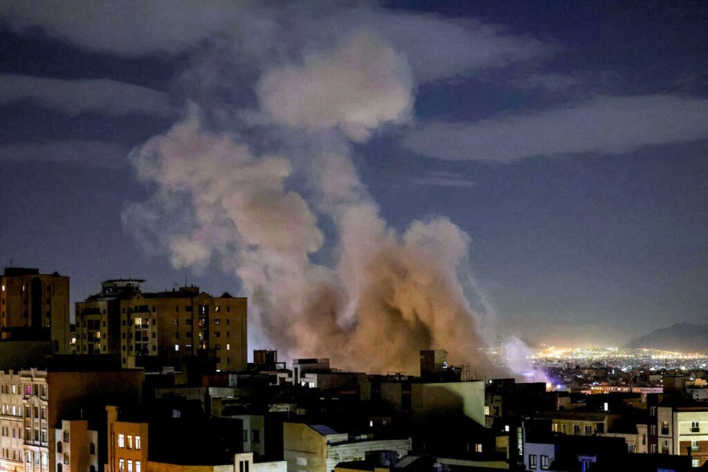Teherán el domingo, mientras continuaban los ataques militares estadounidenses e israelíes contra Irán.