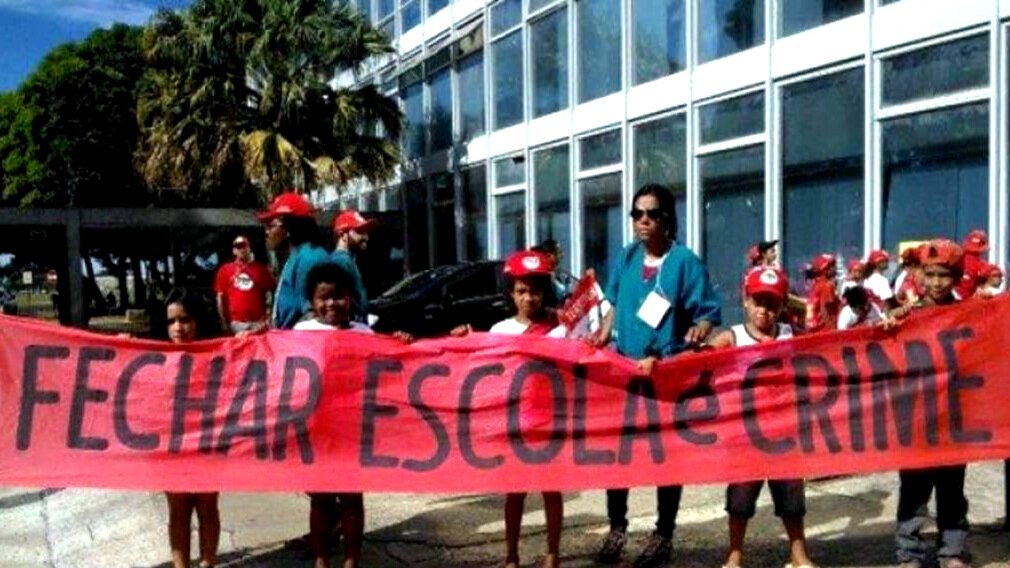 El Foro Nacional de Educación del Campo, Agua y Bosque  denuncia el crimen social, político y educativo perpetrado a través del ataque sistemático a escuelas en territorios y comunidades tradicionales.