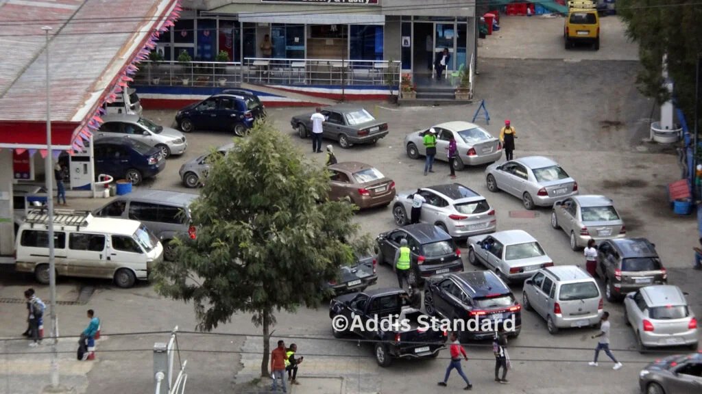 Los conductores de Addis Abeba y de varias ciudades de la región denuncian un empeoramiento de la escasez de combustible.