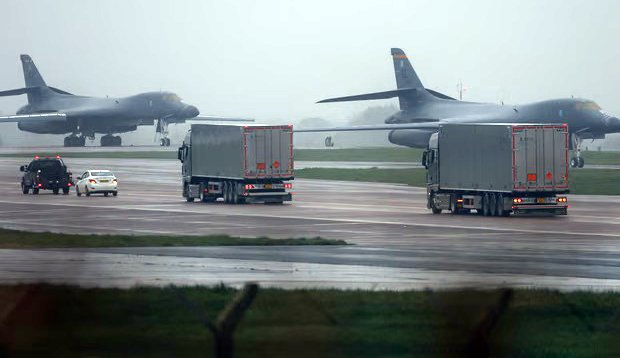 Los bombarderos B-1 Lancer, capaces de transportar 24 misiles de crucero, llegaron a la base aérea de Fairford, en Gloucestershire.