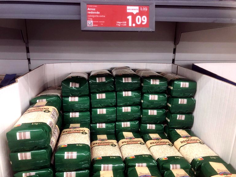 La UdU advierte que los bajos precios de Lidl y Carrefour en el arroz pueden provocar un efecto dominó que acabará pagando el productor.