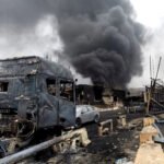 La trampa de la escalada: cómo la guerra con Irán podría volverse más costosa y compleja - Ataque contra un depósito petrolero de Irán.