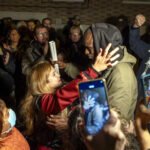 Mbaye, después de salir de comisaría en la madrugada del 27 de marzo.