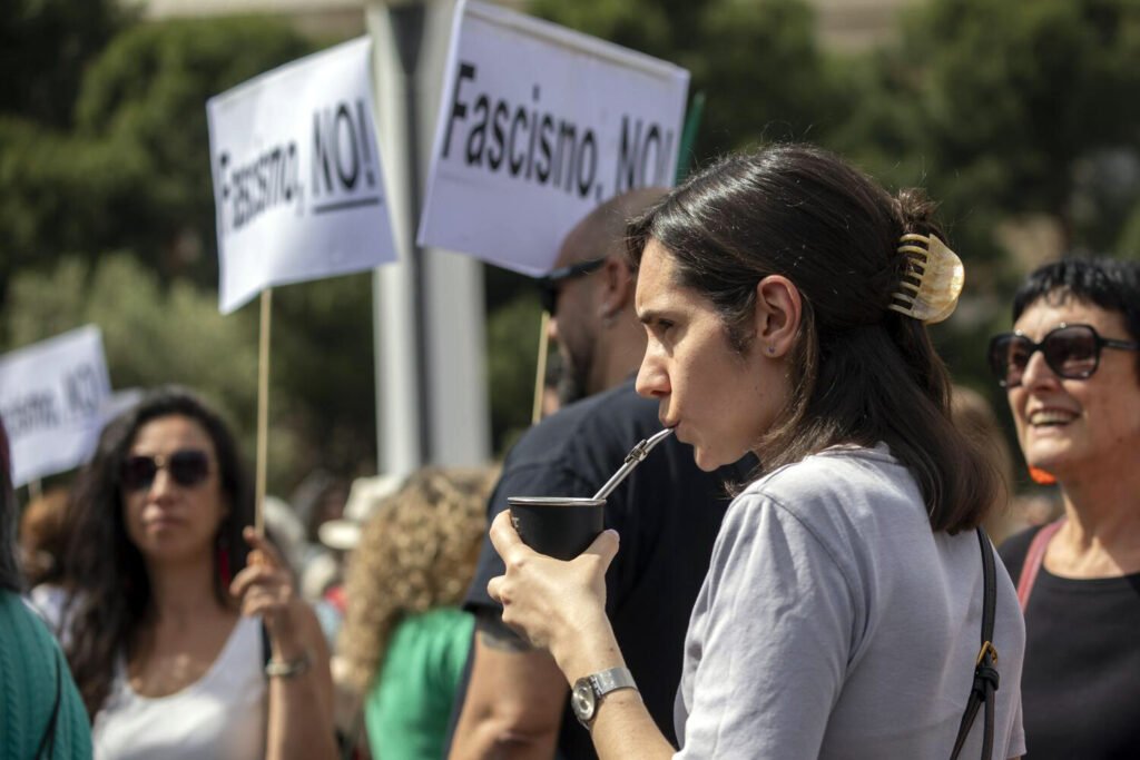 Protesta de Mujeres contra el fascismo en la plaza de Colón, en Madrid, en el año 2024.