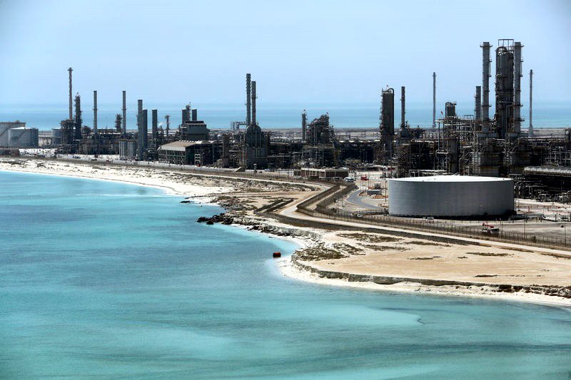 Arabia Saudita restablece su oleoducto clave a 7 millones de barriles por día mientras se intensifica la construcción de un oleoducto de circunvalación en el Mar Rojo.