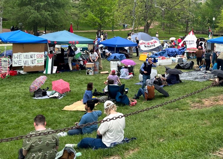 Campamento en protesta por el genocidio palestino en Dunn Meadow, en la Universidad de Indiana Bloomington en abril de 2024.