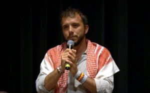 El activista brasileño Thiago Ávila.