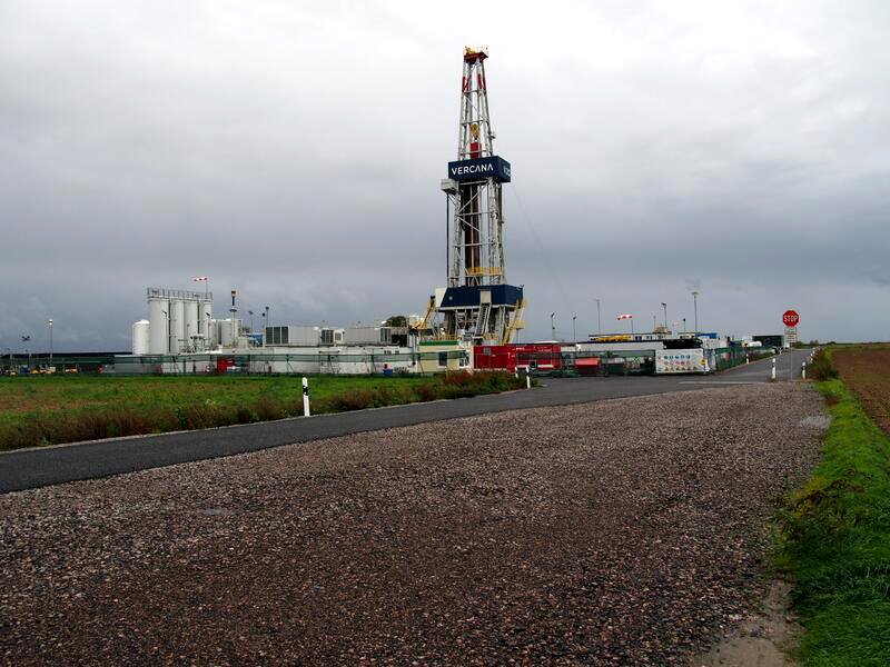 Instalación de perforación y pozos en Landau, Alemania.