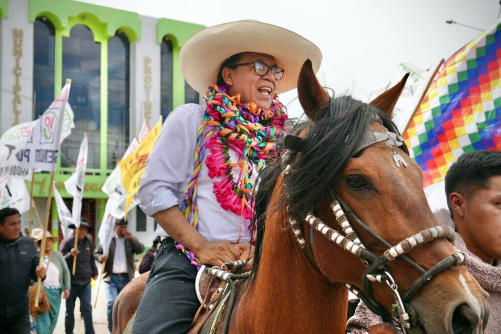 Roberto Sánchez, candidato de Juntos por el Perú que ha recibido el apoyo de Pedro Castillo, avanza a segunda vuelta contra Keiko Fujimori.