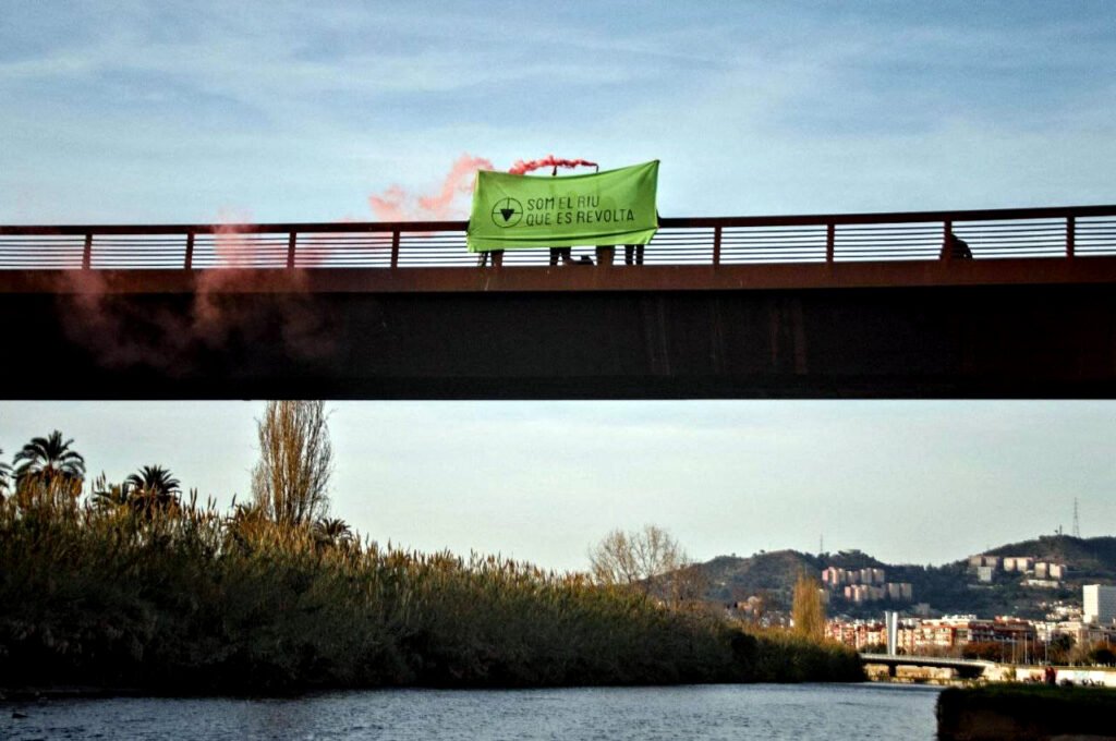 Somos el río que es revuelta.