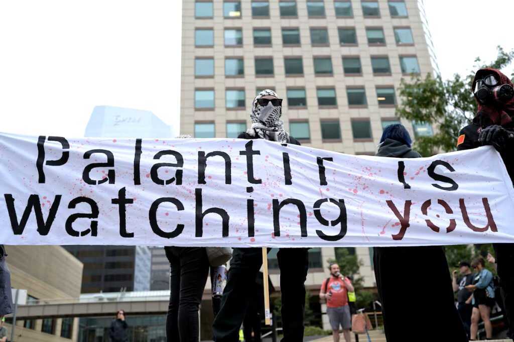 Una protesta contra la empresa Palantir en Denver, Colorado.