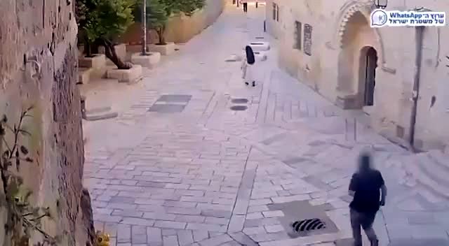 Agresión sionista a una monja en Jerusalén.
