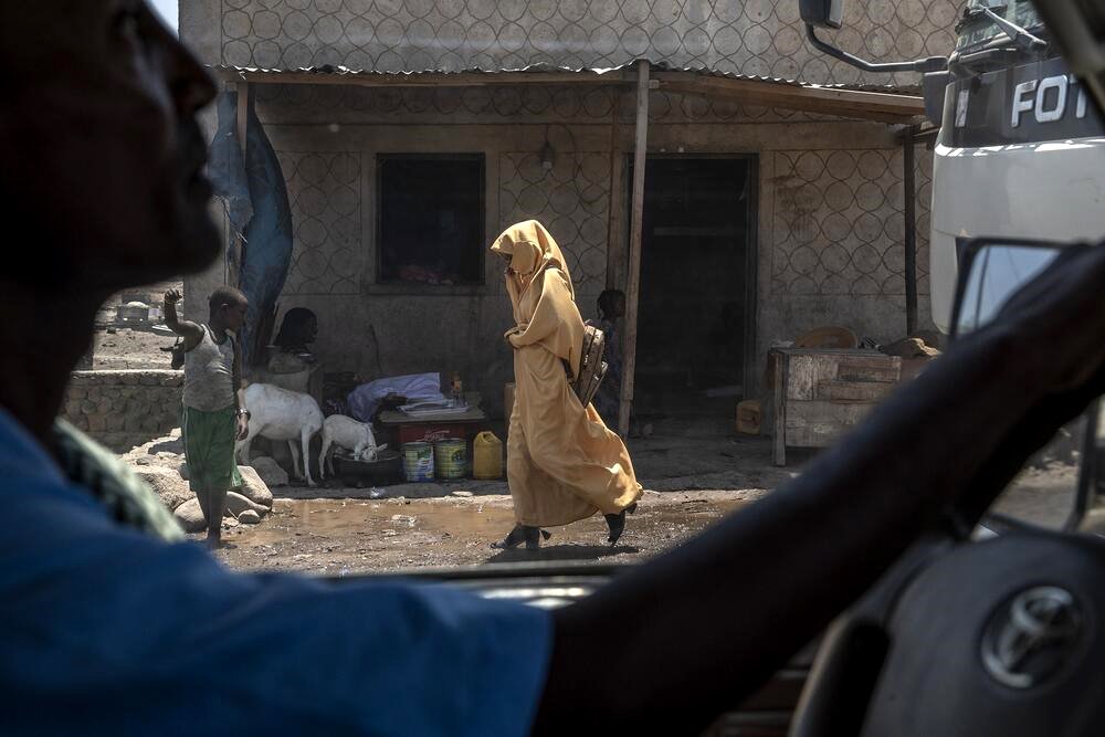 La carretera principal que atraviesa Yibuti, a su paso por la ciudad de Dikhil.