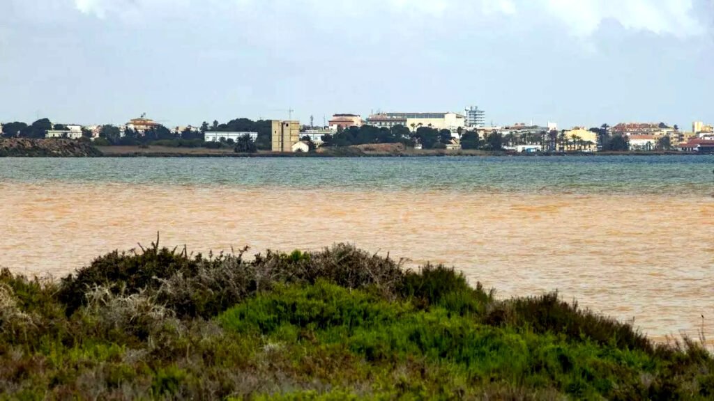 Desembocadura de la rambla del Albujón al Mar Menor.