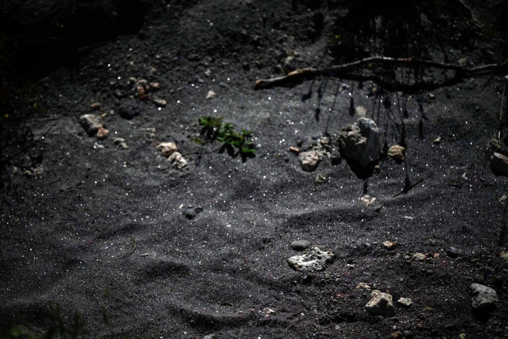 Detalle del suelo en el Hoyazo de Níjar, Almería, uno de los puntos de la península Ibérica donde existen depósitos de torio y tierras raras.
