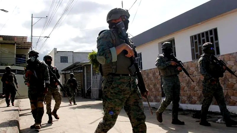 EE.UU. y Ecuador lanzan operaciones militares conjuntas contra 'organizaciones terroristas' en el país sudamericano.