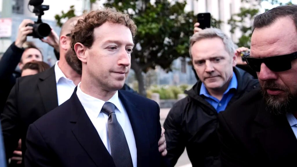 El CEO de Meta, Mark Zuckerberg, a su salida de una sesión del juicio.