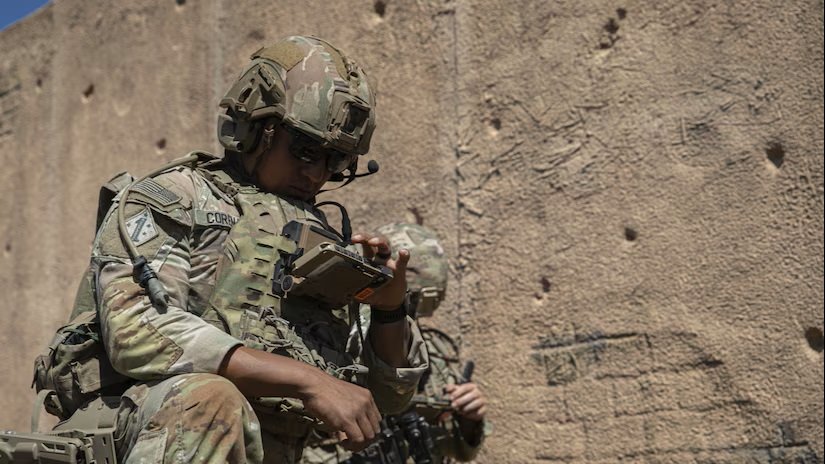El Ejército lanza un centro de operaciones de datos, lo que proporciona a los combatientes una ventaja decisiva.