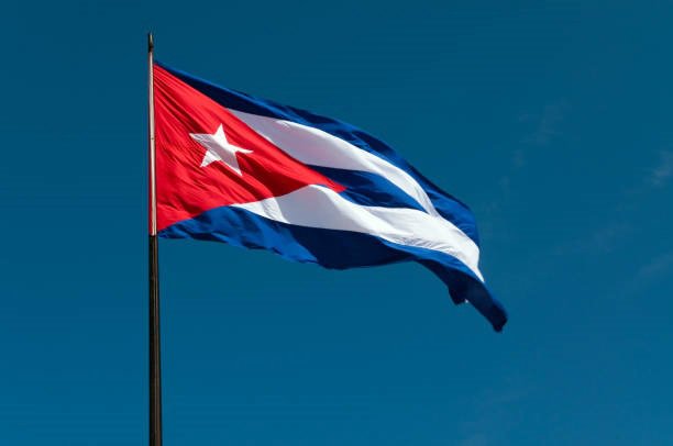 "El Secretario de Estado repite su libreto mendaz e intenta culpar al gobierno de Cuba por el daño despiadado que provoca el gobierno de EEUU al pueblo cubano".