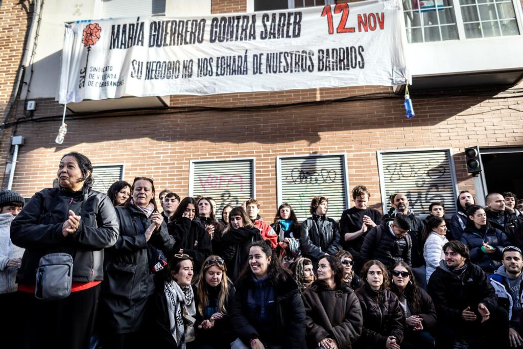 El Sindicato de Vivienda de Carabanchel logró parar el desahucio que amenazaba a sus vecinas.