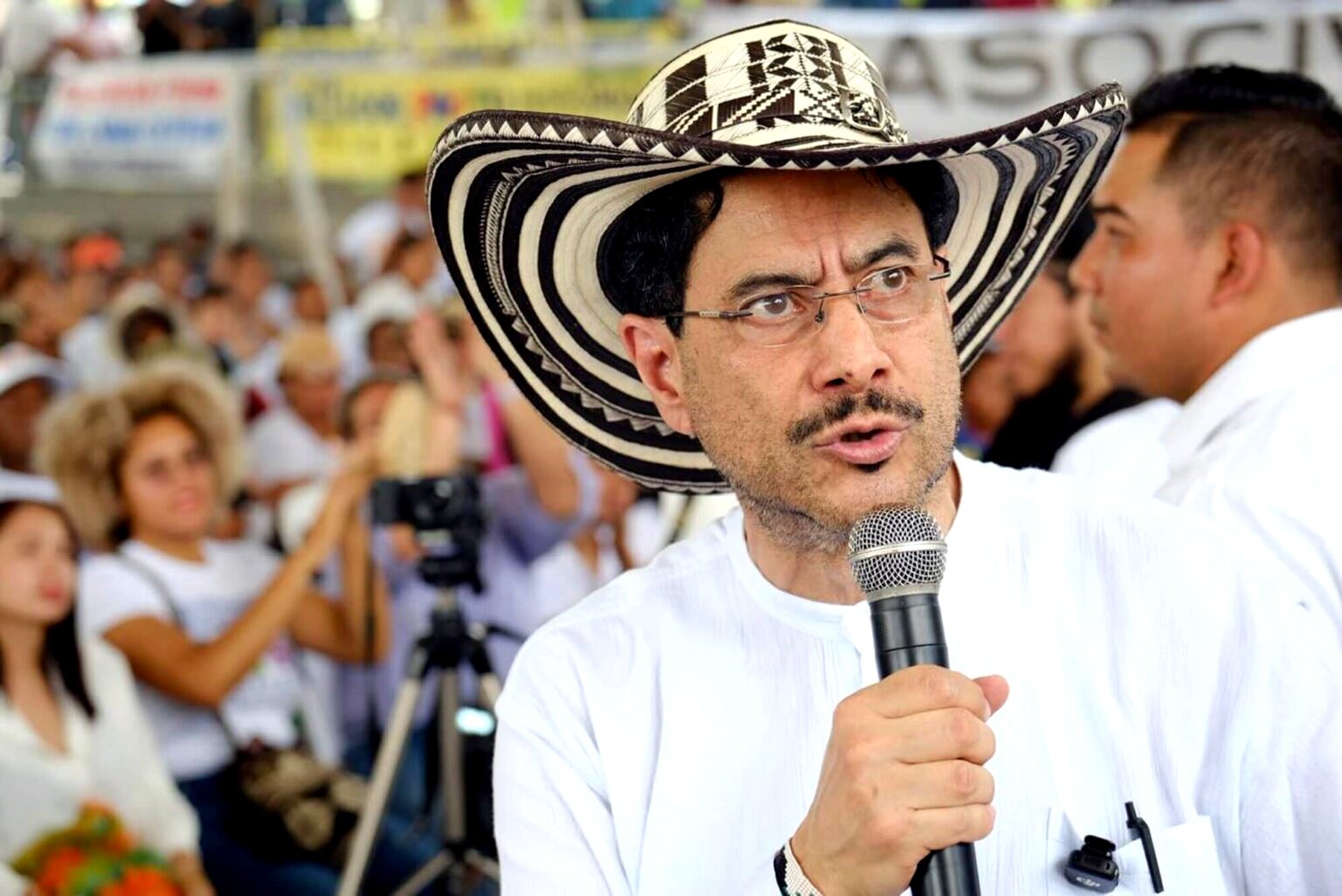 Quién es Iván Cepeda, el sucesor de Gustavo Petro que busca ser presidente de Colombia