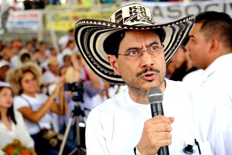 Iván Cepeda es candidato del Pacto Histórico a la presidencia de Colombia y sucesor de Gustavo Petro como líder de la izquierda en el país.