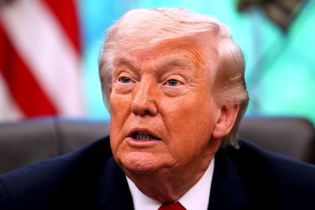 La desaprobación de Trump alcanza un nuevo máximo, según una encuesta de Post-ABC-Ipsos.