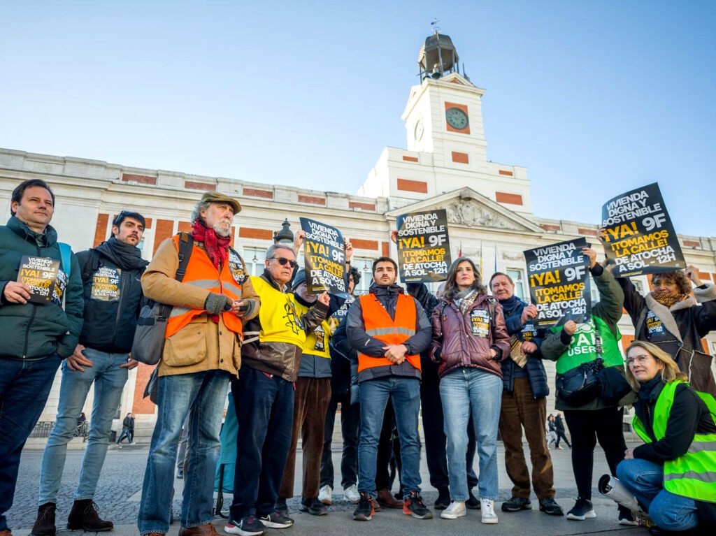Las organizaciones de Hábitat 24 convocan la manifestación por la vivienda digna del 9 de febrero ante la sede del Gobierno de la Comunidad de Madrid, el 6 de febrero de 2025.