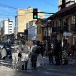Policía antidisturbios en La Paz durante las protestas contra el presidente Rodrigo Paz en mayo de 2026.