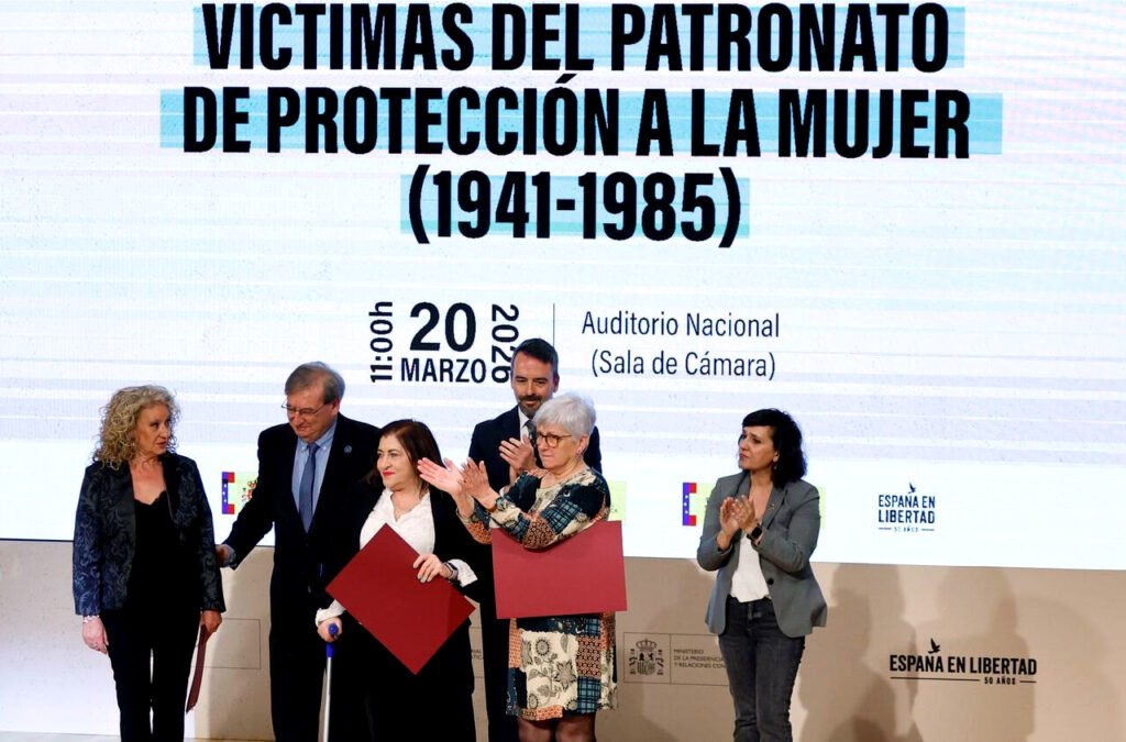 Víctimas del Patronato durante el acto de reconocimiento del Gobierno.