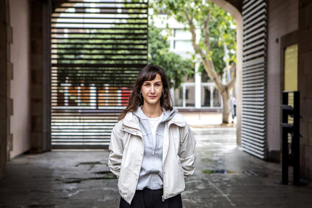 Mariam Barghouti, escritora, bloguera, investigadora, comentarista y periodista palestina-estadounidense. Fotografía de Victor Serri.