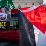 Activistas reclaman en Roma, Italia, la liberación de los diez activistas del Convoy Terrestre Global Sumud detenidos en Libia.