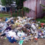 Basura amontonada en las calles de Matanzas, Cuba.