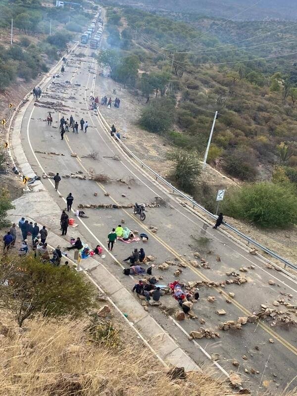 Bloqueos de carreteras en Bolivia durante la tercera semana de protestas.