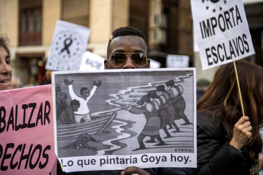 Concentración en protesta por la situación en la frontera griega.