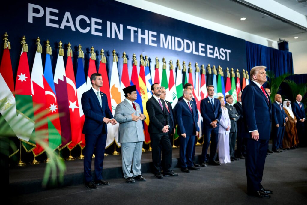 Donald Trump impulsa la creación de una nueva 'Junta de Paz' para gobernar la Franja de Gaza y disputar el papel de las Naciones Unidas.