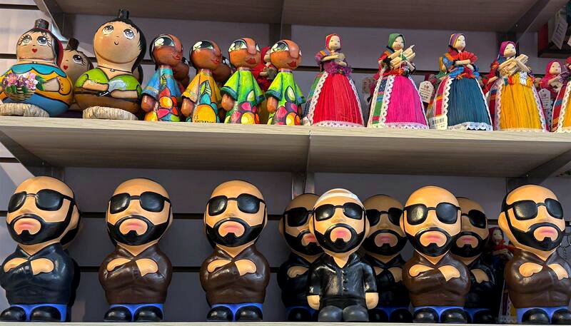 Muñecos de Nayib Bukele en El Salvador.