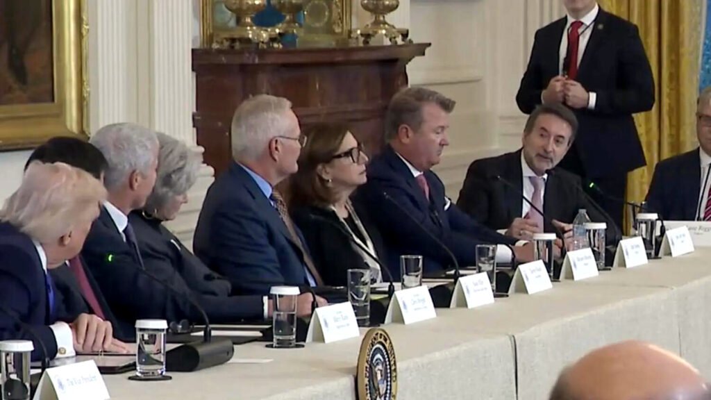 Josu Jon Imaz, consejero delegado de Repsol, cuenta sus planes de futuro en un encuentro con Donald Trump en la Casa Blanca.