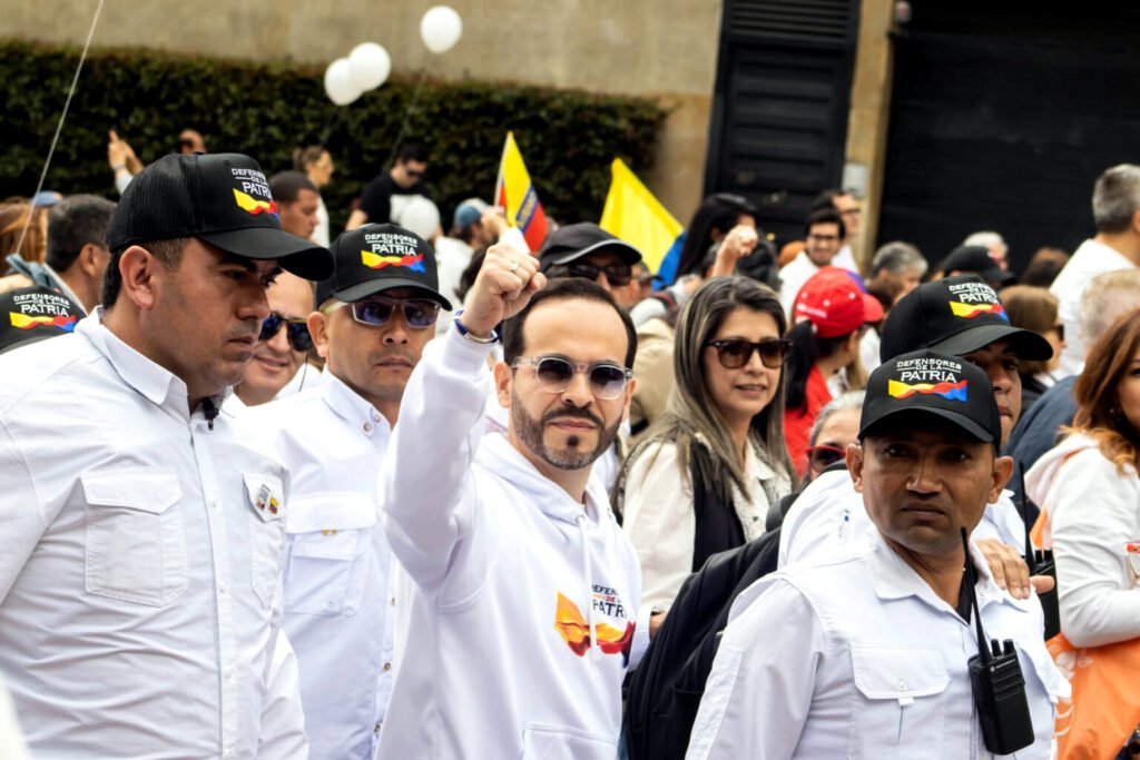 La extrema derecha ha llegado al gobierno en Colombia de la mano de Abelardo de la Espriella, líder de Defensores de la Patria.