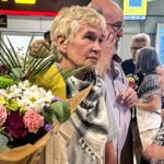 La periodista Alicia Armesto, a su llegada al aeropuerto de Barajas tras su liberación.