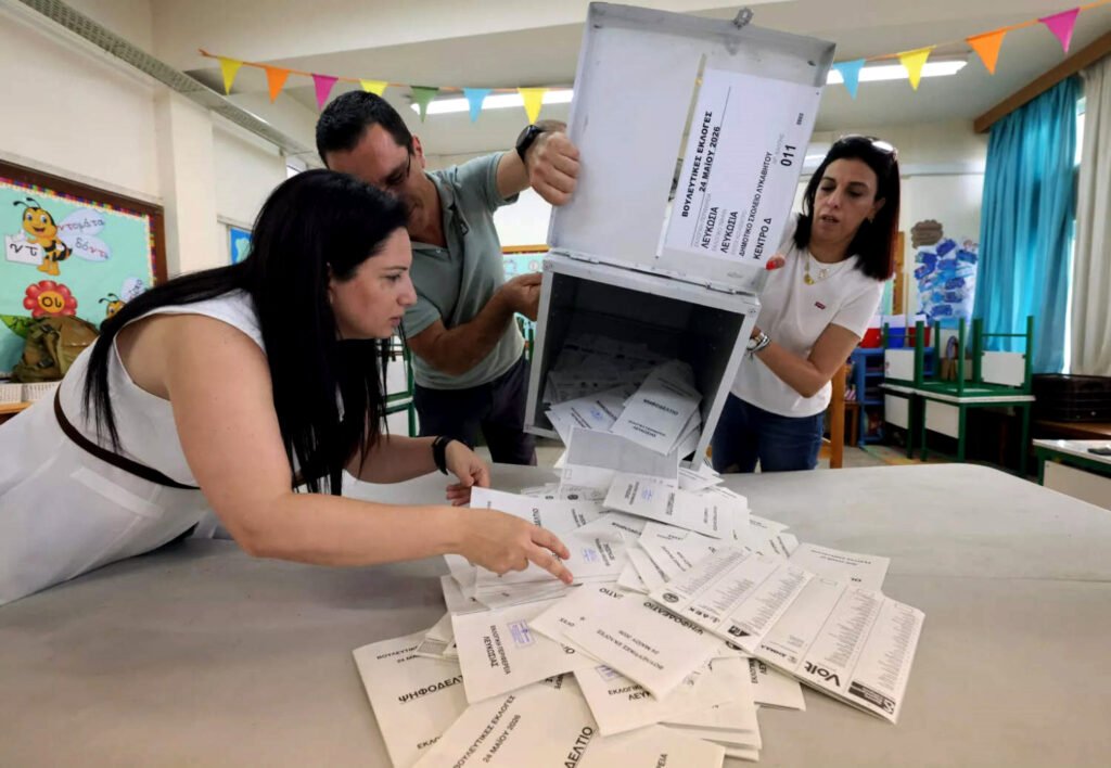 Las elecciones sacuden el parlamento chipriota, pero el sistema de partidos se mantiene.