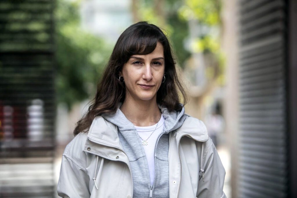 Mariam Barghouti, escritora, bloguera, investigadora, comentarista y periodista palestina-estadounidense. Fotografía de Victor Serri.